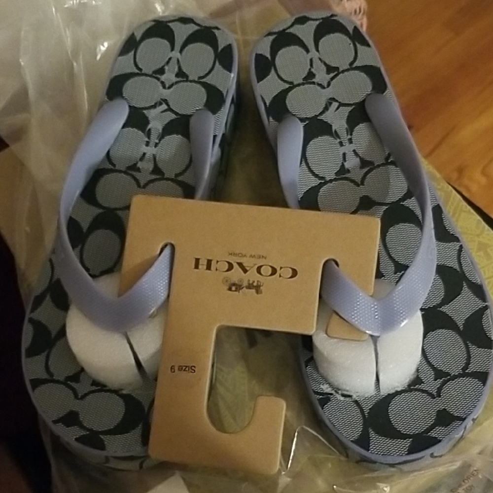 New With Tags!! Coach Signature Wedge  Patterned Flip Flops. Super Cute!🌞🌞